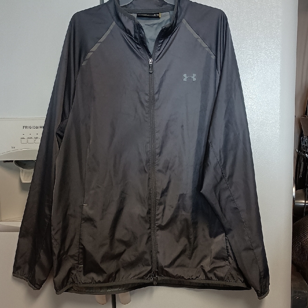 Under Armour Men's Charcoal Gray Windbreaker